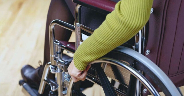 Tanınmış aparıcı: “9 yaşından 15 yaşına kimi əlil arabasında qalmışam” – VİDEO – FOTO