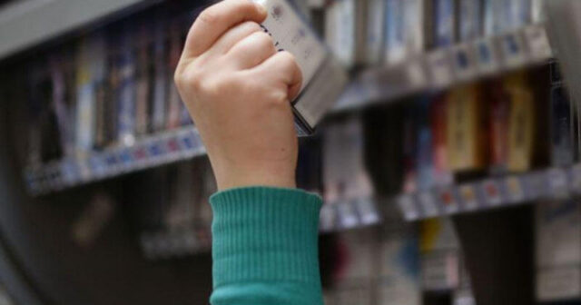 Azərbaycanda bu siqaretlərin satışı müvəqqəti dayandırıldı – Bahalaşacaq