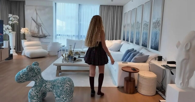 Məşhur modelyer Dubaydakı lüks evini nümayiş etdirdi – VİDEO