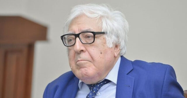 “O pulu aparıb yetim-yesirə verəcəyəm…nə borcuma” – Yazıçı Anar