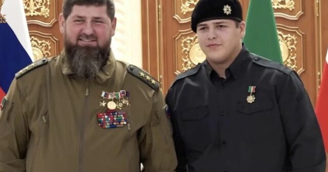 Kadırovun oğluna medal verildi Kadırovun oğluna medal verildi