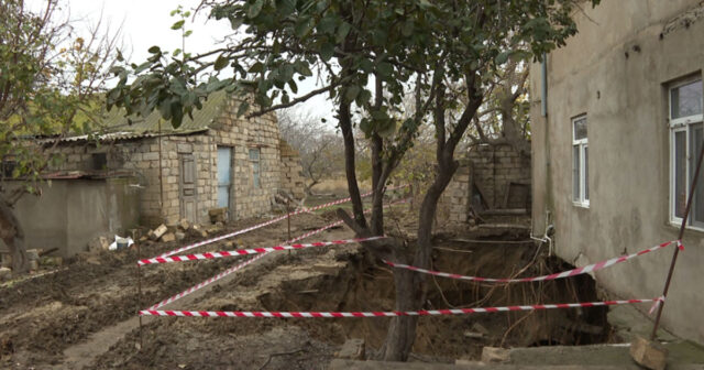 Bakıda kanalizasiya kollektorunun üzərində tikilmiş evlərin bünövrəsi çökdü – VİDEO