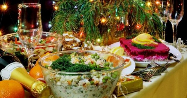 Yeni il süfrəsində təhlükə: Bu 3 qida risklidir Yeni il süfrəsində təhlükə: Bu 3 qida risklidir