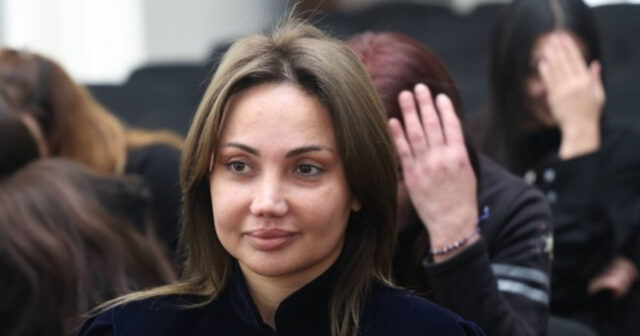 Amnistiya Aktı ilə azadlığa çıxan müğənni yenidən hakim qarşısına çıxarılır Amnistiya Aktı ilə azadlığa çıxan müğənni yenidən hakim qarşısına çıxarılır