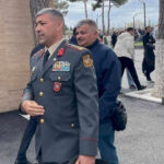 Mais Bərxudarovun yeni görüntüsü – Görün kimlərlə görüşdü – FOTO