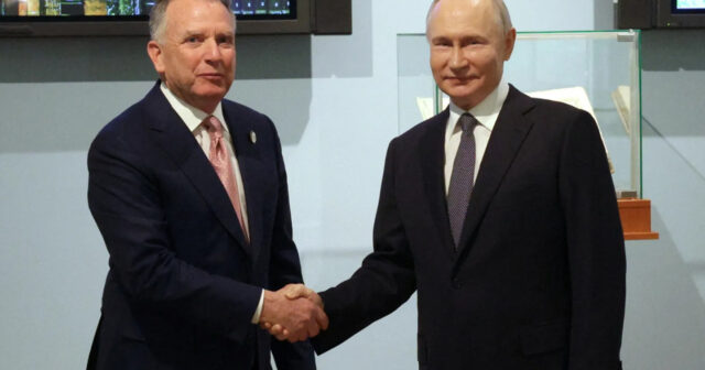 Sabah Putinlə görüşəcək