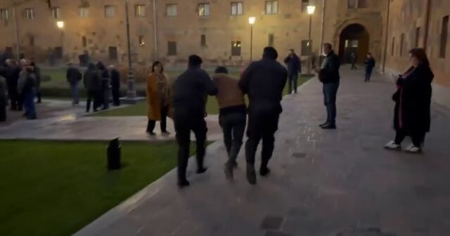 Eçmiədzin ərazisində HƏBSLƏR BAŞLADI – ƏN SON GÖRÜNTÜLƏR – VİDEO Eçmiədzin ərazisində HƏBSLƏR BAŞLADI – ƏN SON GÖRÜNTÜLƏR – VİDEO