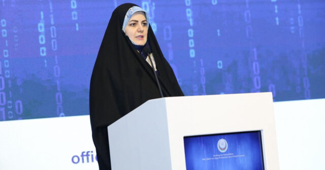 Pezeşkianın qızı Bakıda Azərbaycan dilində şeir səsləndirdi – VİDEO