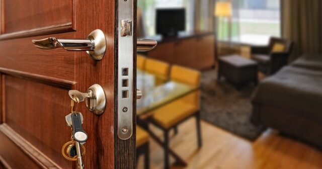 Ev sahibinə kirayə pulu ödəyəcəklər – Keçmiş məcburi köçkünlərlə bağlı QƏRAR VERİLDİ Ev sahibinə kirayə pulu ödəyəcəklər – Keçmiş məcburi köçkünlərlə bağlı QƏRAR VERİLDİ