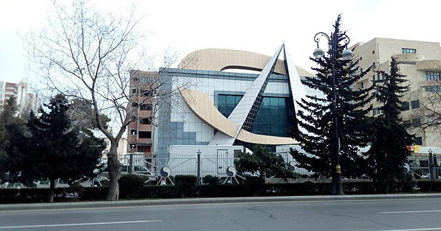 Tanınmış aparıcı “Space TV”dən getdi – FOTO