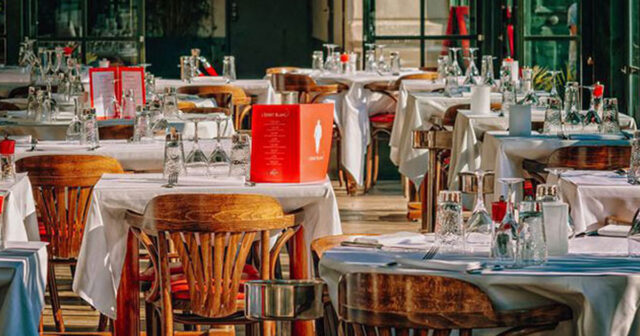 Məşhur restoranda 2000 manatlıq oğurluq Məşhur restoranda 2000 manatlıq oğurluq