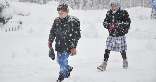 Meteorologiya xəbərdarlıq etdi, məktəblər tətilə göndərildi