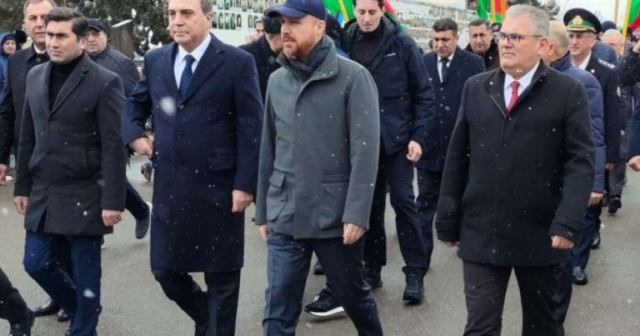 Ərdoğanın oğlu Şəhidlər xiyabanını ziyarət etdi – FOTO