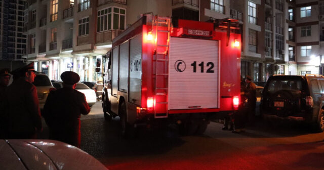 Çoxmərtəbəli yaşayış binasında yanğın – Sakinlər təxliyə olundu Çoxmərtəbəli yaşayış binasında yanğın – Sakinlər təxliyə olundu