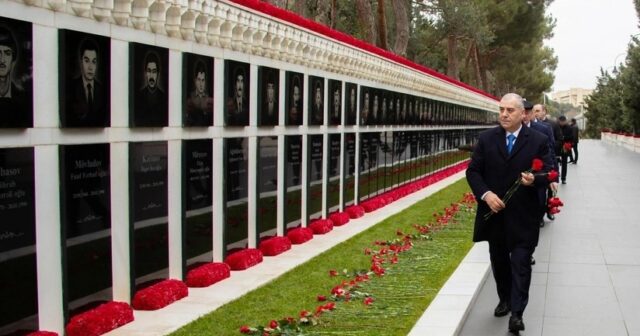 DTX-nin əməkdaşları Şəhidlər xiyabanını ziyarət etdi – VİDEO