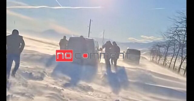 Gədəbəydə güclü qar yağıb – maşınlar yolda qaldı – VİDEO