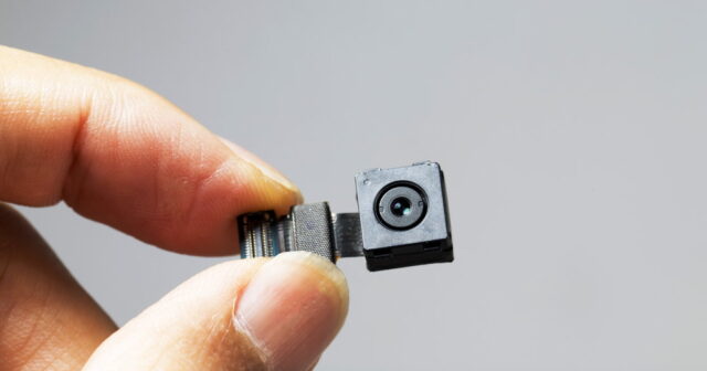 Yüksəkvəzifəli məmurun evinə gizli kamera kim quraşdırıb?