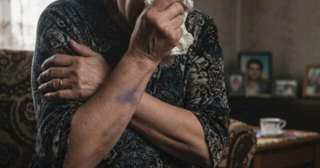 Anasını döydüyünə görə maaşından hər ay pul tutacaqlar – MƏHKƏMƏ Anasını döydüyünə görə maaşından hər ay pul tutacaqlar – MƏHKƏMƏ