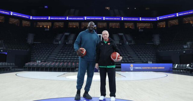 Ərdoğan keçmiş ulduzla basketbol oynadı – FOTOLAR