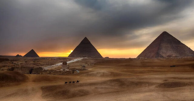 Misir piramidalarına girən turistlər dərhal peşman oldu: Nə baş verdi?