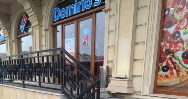 Məşhur restoranda gigiyena qaydalarına əməl olunmur? – VİDEO