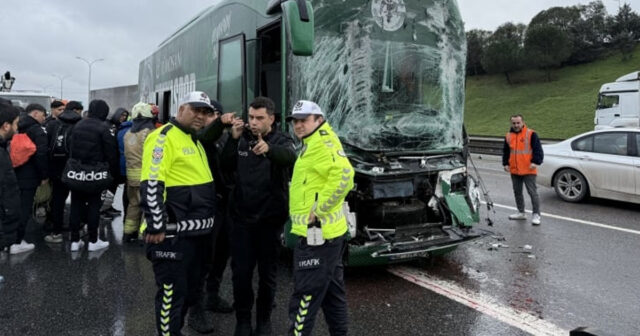 “Konyaspor”un avtobusu qəzaya düşdü – Xəsarət alanlar var