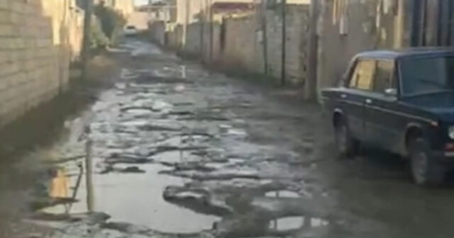 Biləcəridə YOL PROBLEMİ: “Gediş-gəliş mümkün deyil, batırıq” Biləcəridə YOL PROBLEMİ: “Gediş-gəliş mümkün deyil, batırıq”