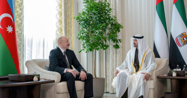 Prezident İlham Əliyev Əbu-Dabidə BƏƏ Prezidenti ilə görüşüb – FOTO Prezident İlham Əliyev Əbu-Dabidə BƏƏ Prezidenti ilə görüşüb – FOTO