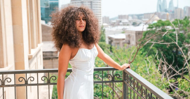 Çelsi Baxşıyevanın FHN rəisi ilə bağlı  QALMAQALINDA ADI KEÇƏNLƏRİN FOTOSU