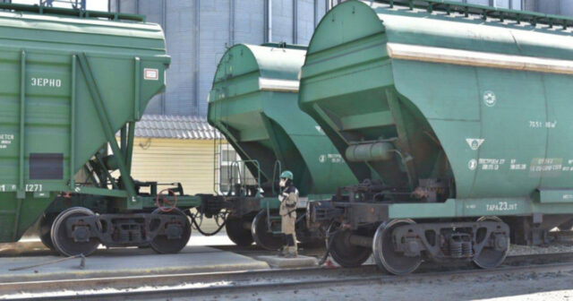 Taxıl yüklü vaqonlar Ermənistana ÇATDI Taxıl yüklü vaqonlar Ermənistana ÇATDI