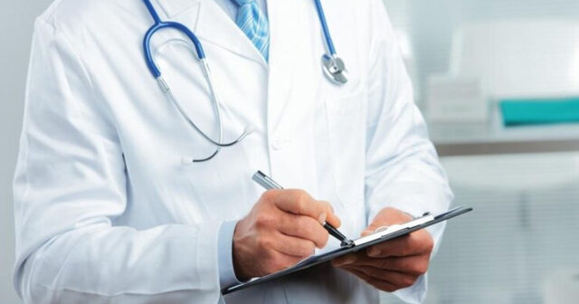 Yararlı olmadığı halda 18 yaşlı gənci hərbi xidmətə göndərən həkimlə bağlı qərar verildi