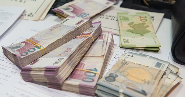 Dəyərindən baha pul satılır – VİDEO