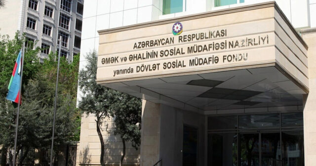 Yarım milyonluq “ofis alış-verişi” – bu qədər avadanlıq kimə lazımdır?