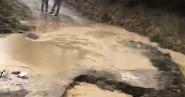 Cəlilabadda 3 kəndi birləşdirən körpü qəzalı vəziyyətdə – VİDEO