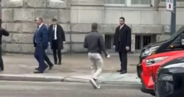 Prezidentin təhlükəsizlik xidmətinin əməkdaşları ABŞ polisi ilə birlikdə təxribatın qarşısını aldılar – VİDEO Prezidentin təhlükəsizlik xidmətinin əməkdaşları ABŞ polisi ilə birlikdə təxribatın qarşısını aldılar – VİDEO