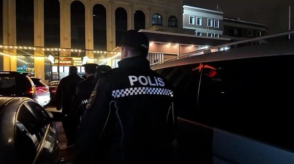 Oğuzda 37 yaşlı kişi bıçaqlandı – 68 yaşlı atası saxlanıldı