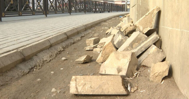 Sabunçuda sakinlərə təhlükə yaradan hasar – VİDEO