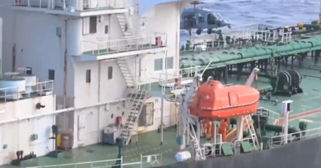 ABŞ Hind okeanında “kölgə donanması”na məxsus tankeri ələ keçirib