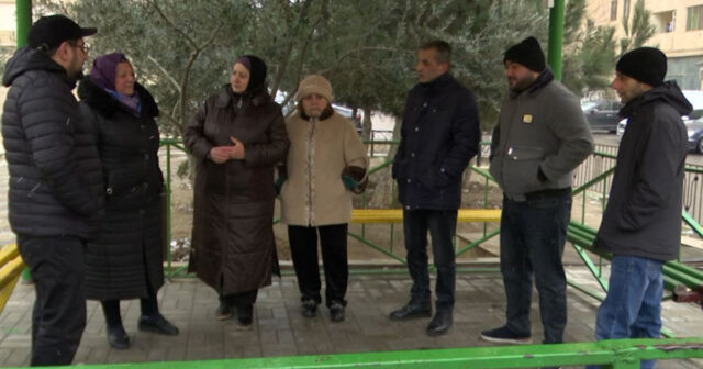 Xırdalan sakinləri illərdir mənzillərinə çıxarış ala bilmirlər – VİDEO