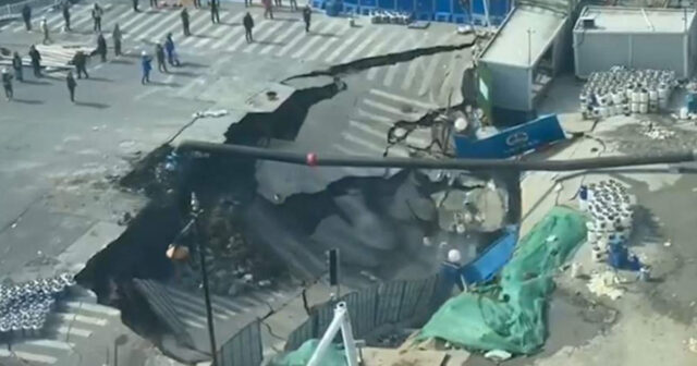 Şanxayda yolayrıcı çökdü – VİDEO