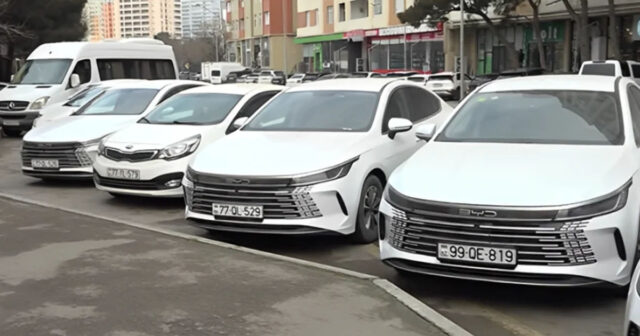 “Onlara görə maşın saxlaya bilmirik” – Taksi parkı ilə avtoservis əməkdaşları arasında ərazi mübahisəsi – VİDEO