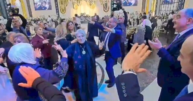 Töhmət alan Adil Əliyevin yeni görüntüləri müzakirələrə səbəb oldu – VİDEO Töhmət alan Adil Əliyevin yeni görüntüləri müzakirələrə səbəb oldu – VİDEO