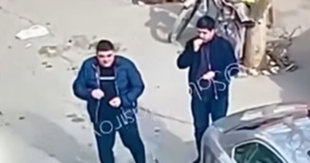 Tum çırtlayaraq işçilərə əziyyət edənlər işdən çıxarıldı – VİDEO Tum çırtlayaraq işçilərə əziyyət edənlər işdən çıxarıldı – VİDEO