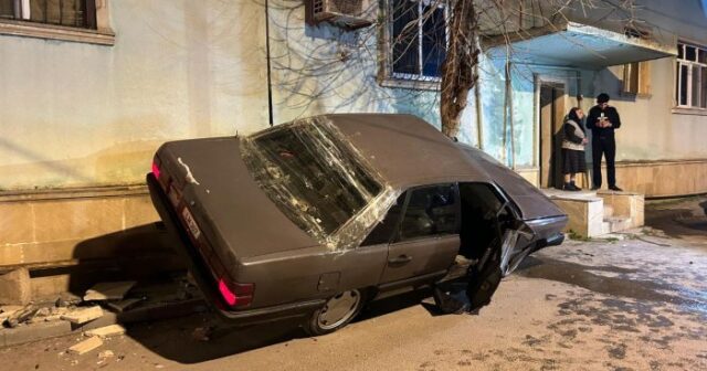 Dəhşətli qəza: avtomobil 4 nəfəri vurdu – 2-si azyaşlıdır / VİDEO