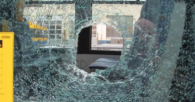 Sarayda qəza : TIR sərnişin avtobusu ilə toqquşdu – FOTO