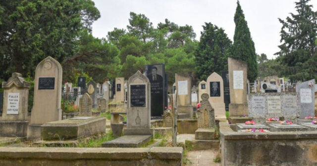 Azərbaycanda məzar daşına yazılan cümlə ŞOK ETDİ