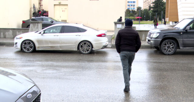 Bakıda hərəkətin intensiv olduğu yerdə niyə piyada keçidi yoxdur? – VİDEO