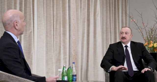 Prezident fransız müxbiri susdurdu – VİDEO Prezident fransız müxbiri susdurdu – VİDEO