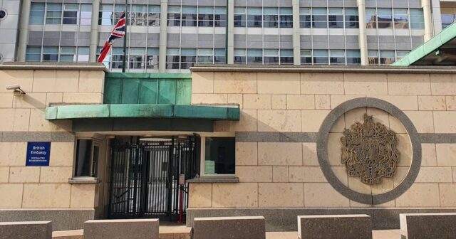 Bu səfirlikdə əcnəbi casus aşkarlandı – FOTO