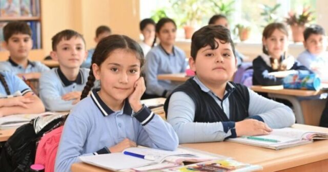 Məktəblilər 10 gün dərsə getməyəcək – SƏBƏB Məktəblilər 10 gün dərsə getməyəcək – SƏBƏB